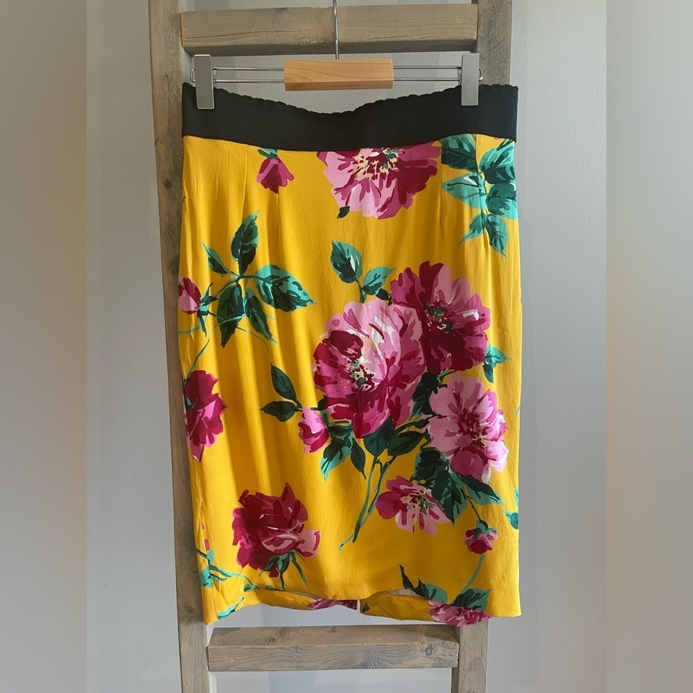Dolce & Gabbana Black and Gold Silk Blend Garment